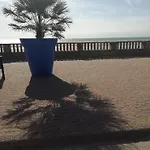 Rez- De- Chaussee Convivial Proche Avec Terrasse *